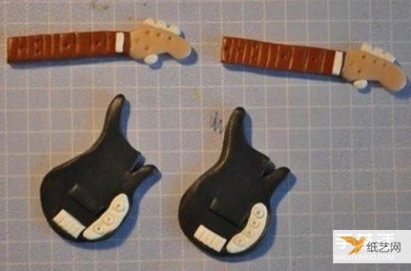 Tutorial on personalized mini guitar pendants made with ultra-light clay