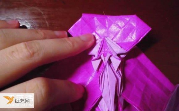 Very creative step-by-step illustration of Dielianhua heart origami