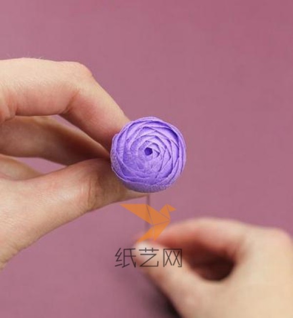 Tutorial on making paper art flowers from cool crepe paper