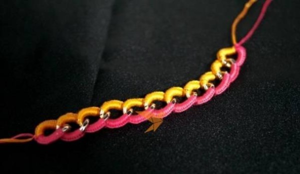 Simple bracelet knitting tutorial for making Christmas gifts