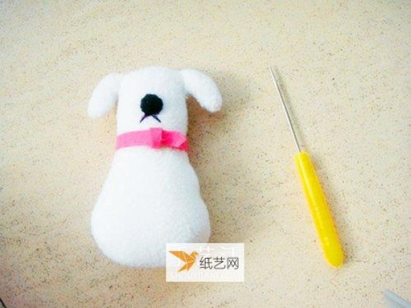 Illustration of how to make personalized non-woven puppy dolls