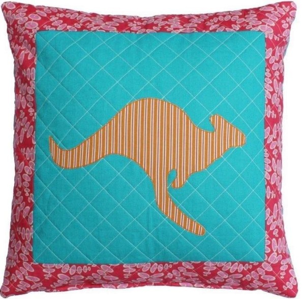 Tutorial on making beautiful handmade kangaroo pattern fabric pillowcases