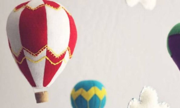 Illustrated tutorial on making cute hot air balloon decorations by hand using non-woven fabrics