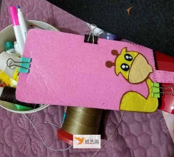 Make a cute cartoon wallet using non-woven fabric