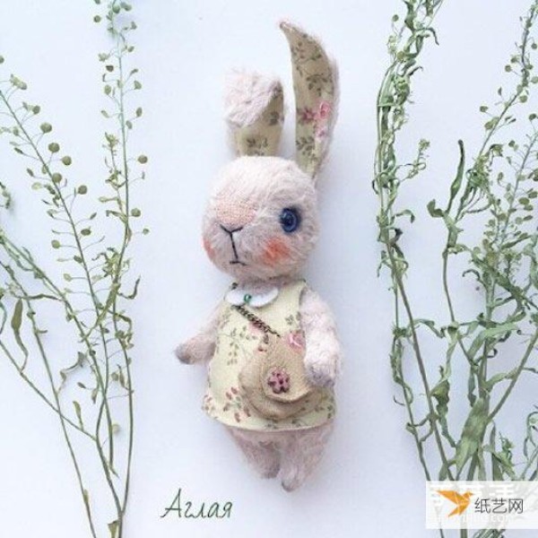 Pictures of various cute handmade fabric bunny works