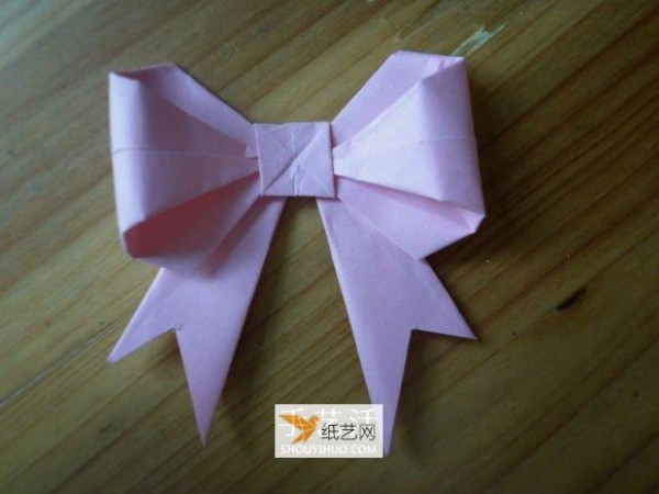 Easy to learn how to fold paper bows