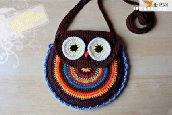 Tutorial illustration of hand knitted owl shoulder bag with knitting patterns