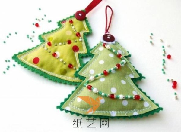 Simple Christmas tree fabric decorations for Christmas