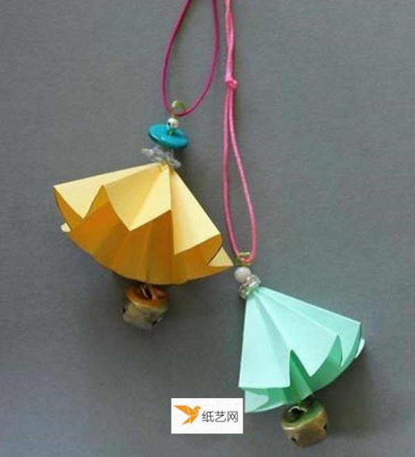 Simple illustration of how to make paper wind chimes