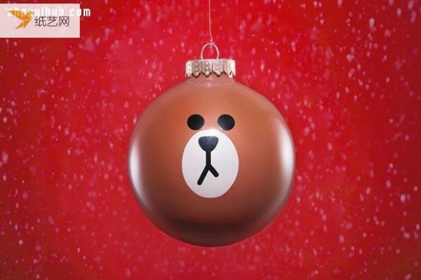 Recycle waste plastic to make personalized Christmas decoration balls with cute and unique shapes