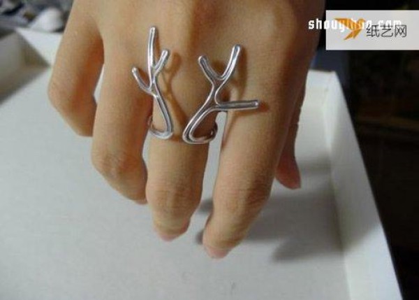 Illustrated tutorial on how to make an antler shaped aluminum wire ring