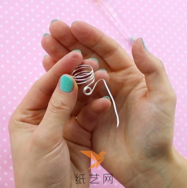 Tutorial on how to make a super simple wire-wrapped ring as a Valentine’s Day gift