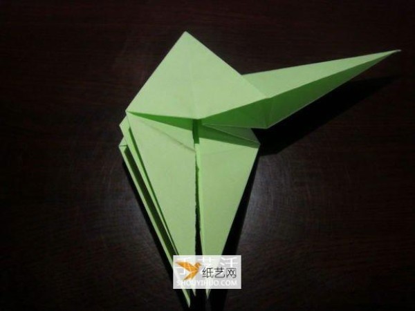 Illustrated tutorial for hand-folding a beautiful three-dimensional crane dance