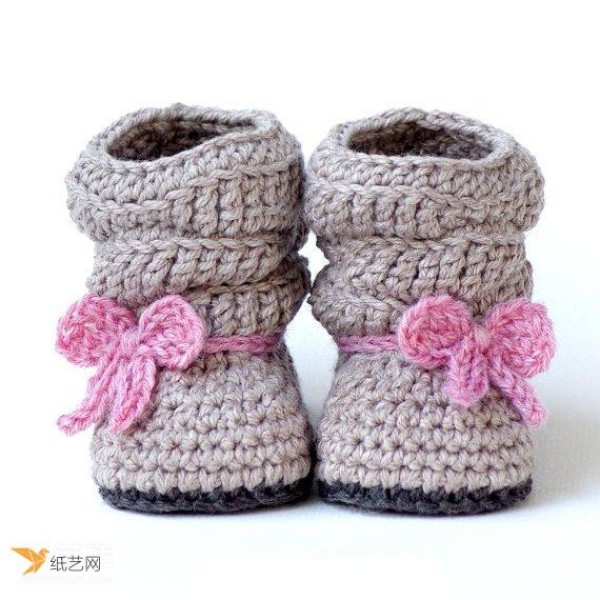 Step-by-step pictures of hand-made super Q wool knitted baby shoes