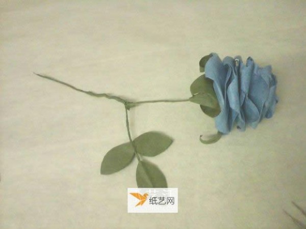 Illustration of steps to fold a 25-petal rose using hand-kneaded paper