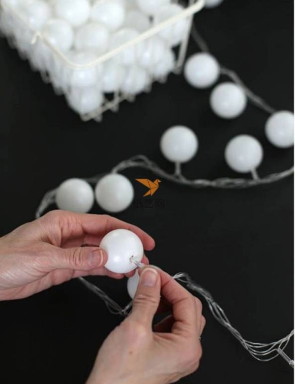 Turn waste into treasure and give small lanterns new light with table tennis balls