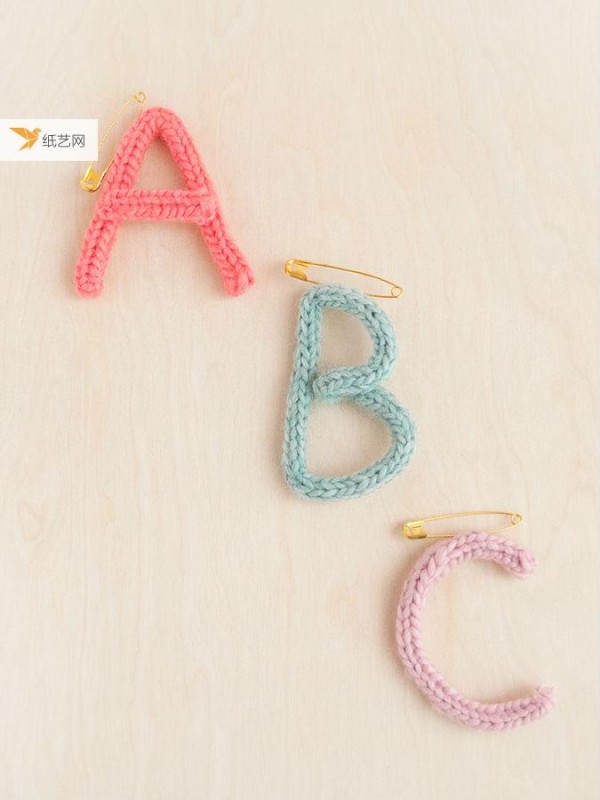 So cute, knitted wool letter brooch!