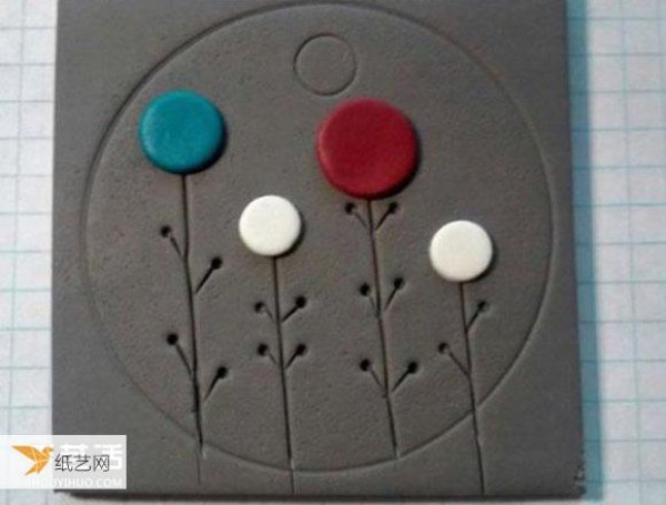 Illustrated steps on how to make full use of ultra-light clay to make a personalized polymer clay necklace