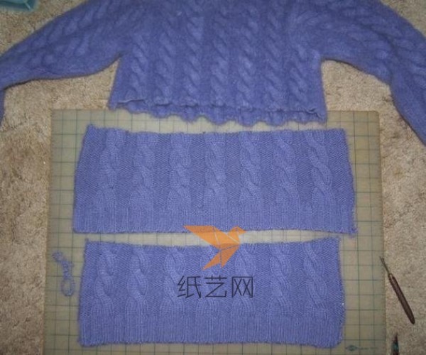 DIY tutorial on using old woolen sweaters to make fashionable bags