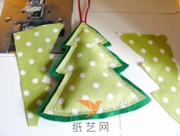 Simple Christmas tree fabric decorations for Christmas