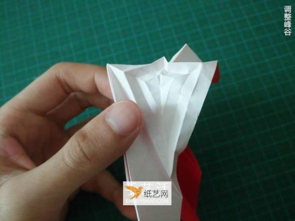 Detailed illustrated tutorial on how to fold the Christmas crane