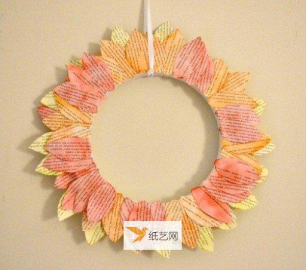 Make full use of waste paper to make sunflower hangings