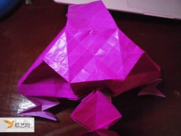 Very creative step-by-step illustration of Dielianhua heart origami