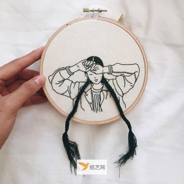 Exquisite handmade embroidery works full of 3D three-dimensional effect