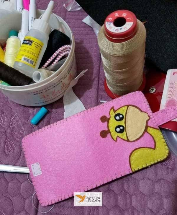 Make a cute cartoon wallet using non-woven fabric