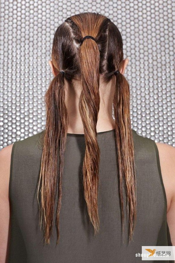 Create 4 simple and stylish wet hair styles using just water and mousse