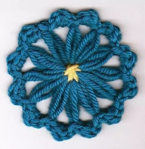 Coil it, no matter what kind of thread, you can coil it into a flower! Homemade yarn flower braider!