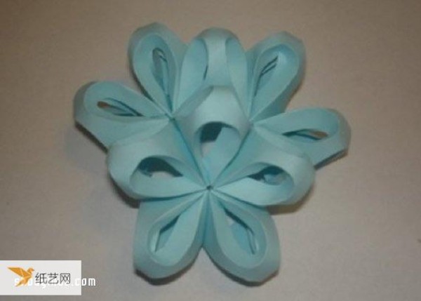 Illustrated tutorial on the folding method of three-dimensional cardboard flower balls