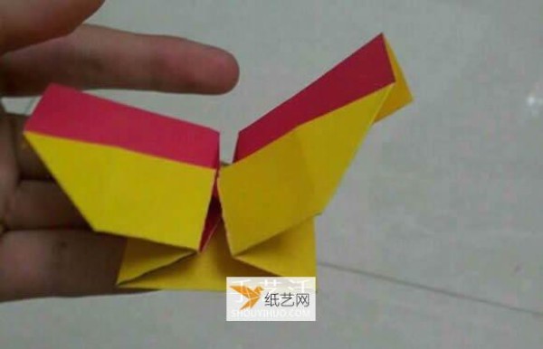 How to use origami to make a fun love box