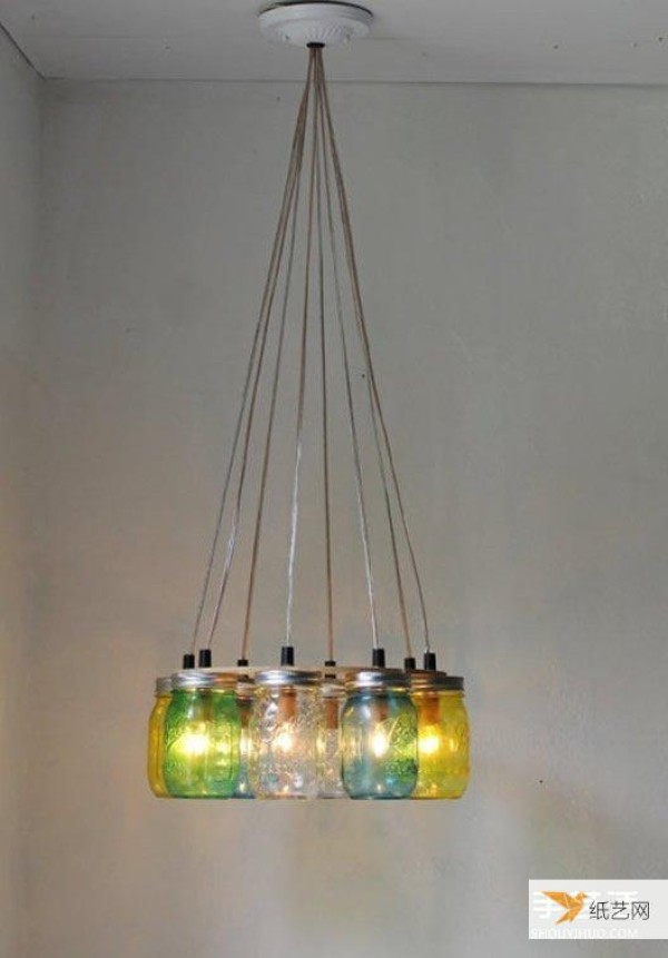 Using waste glass cans and bottles to make unique and beautiful lamps by hand