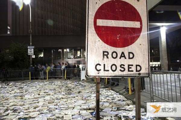 Day Night: 10,000 Books on the Streets of Toronto Art Event