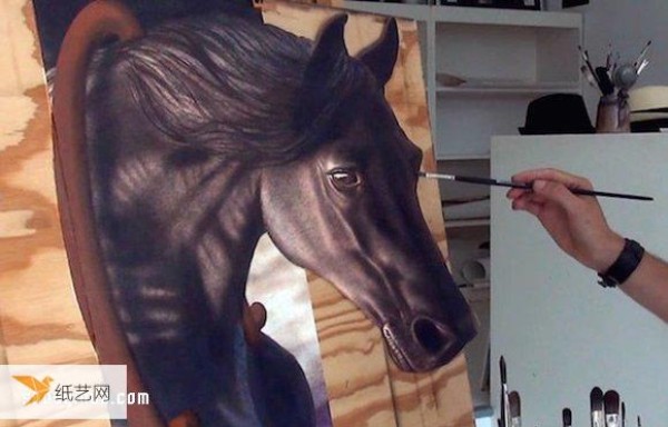 Stefan Pabst successfully transcends the limitations of paper to produce realistic 3D paintings