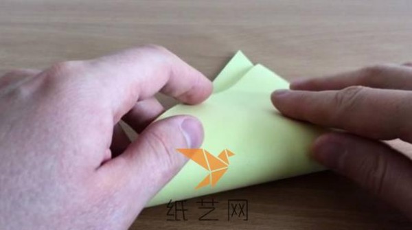 A step-by-step tutorial on how to make an origami peace dove