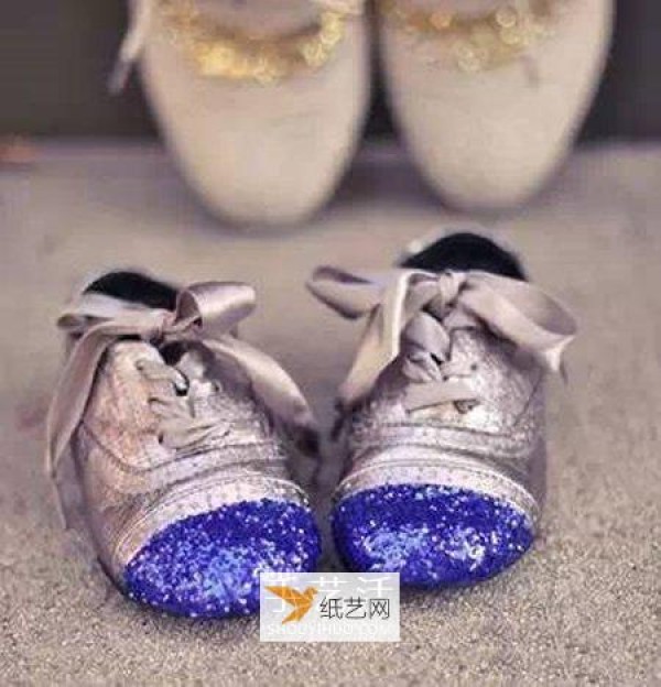 Steps to renovate old baby shoes