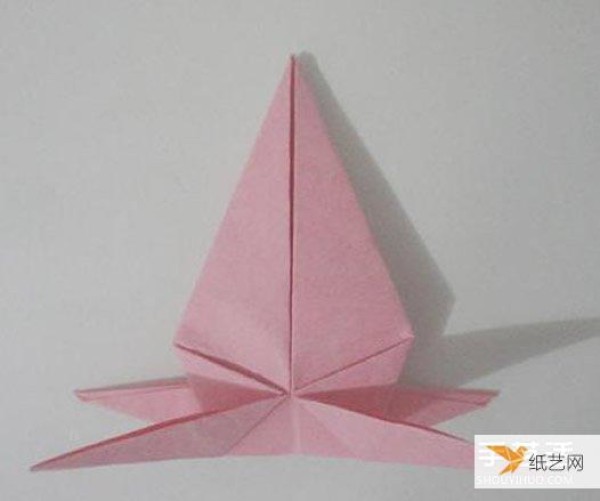 Illustrated tutorial on how to fold a peach using origami by hand