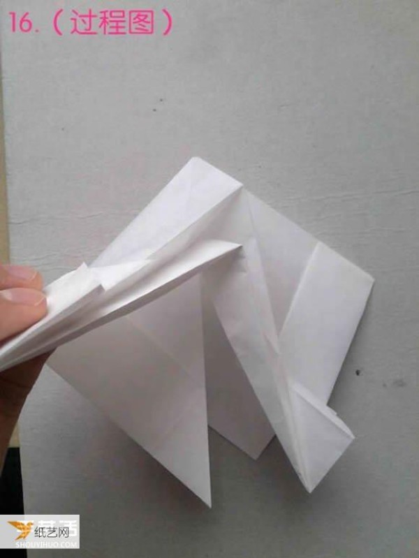 Detailed method and illustrated steps of folding a three-dimensional egret using origami