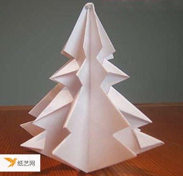 Illustrated tutorial on how children fold a three-dimensional Christmas tree step by step