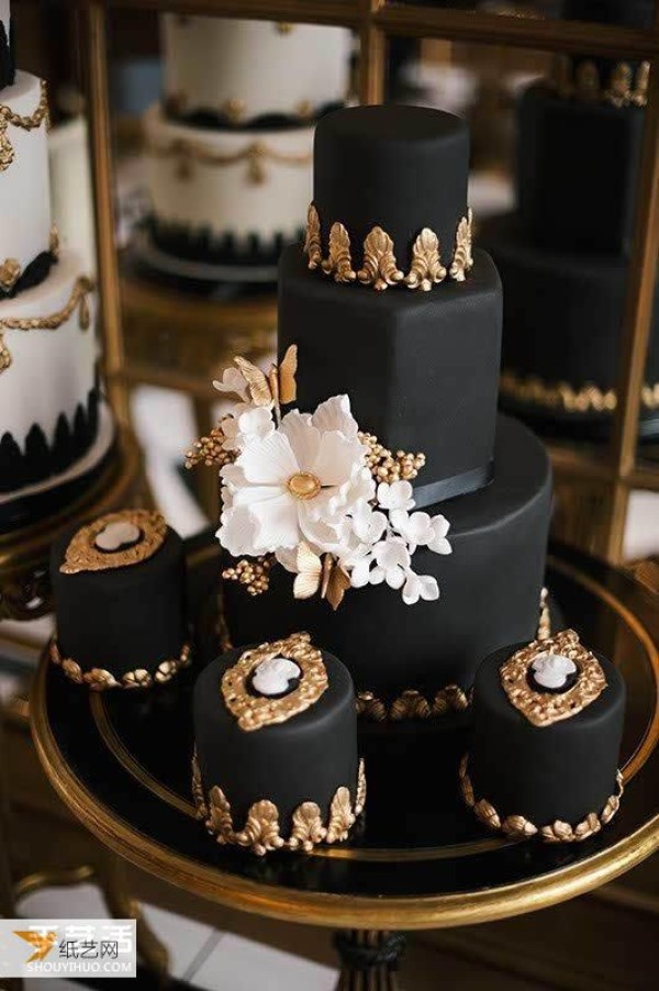 Happy wedding! Specially creative wedding cakes make your wedding a highlight