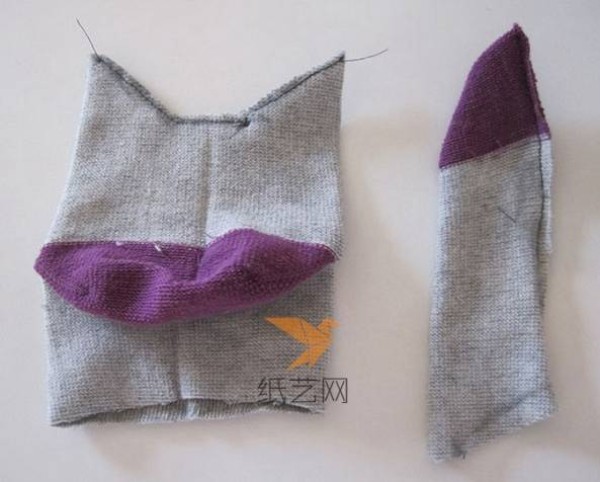 Transform old socks into cute kitten dolls