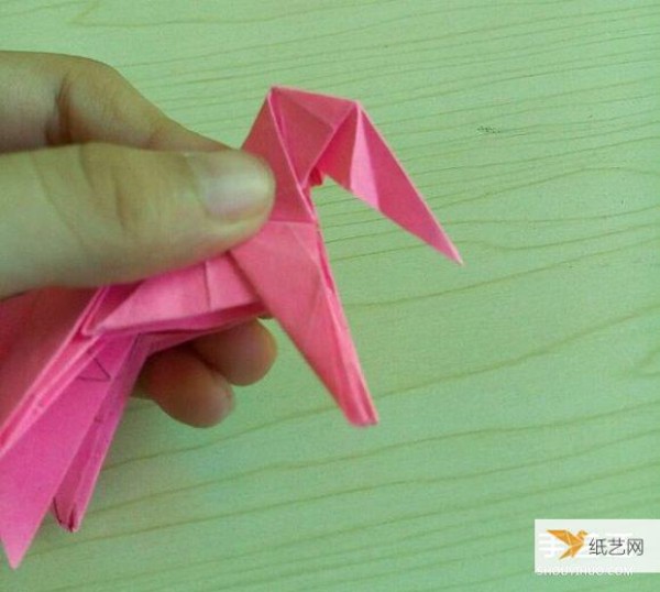 Super detailed three-dimensional horse origami illustrations made by Hideo Komatsu