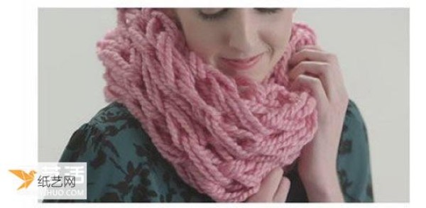 Illustrated tutorial on how to knit a scarf completely by hand without using tools