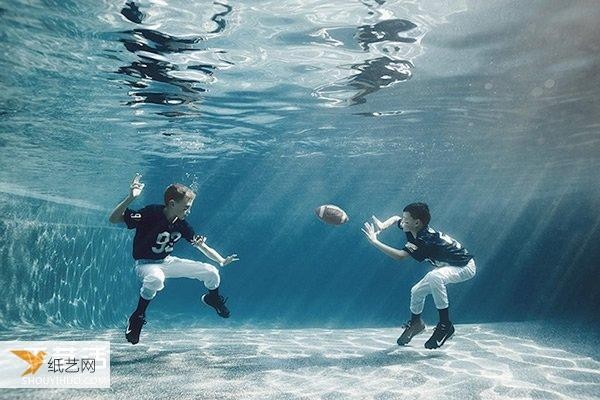 Very interesting underwater photography of children with unexpected photography effects