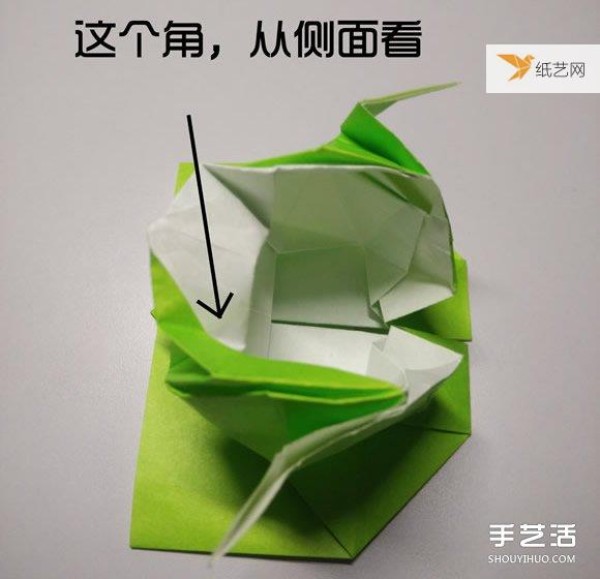 Illustration of the steps of origami of a very cute three-dimensional duck