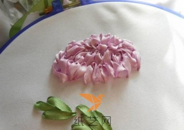 Ribbon embroidery desk chrysanthemum production tutorial embroidery fabric tutorial