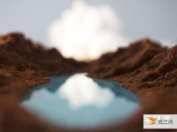 Use wool felt, milk and chocolate to create a fierce and personalized landscape