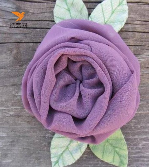 Elegant fabric flower brooch making tutorial illustration